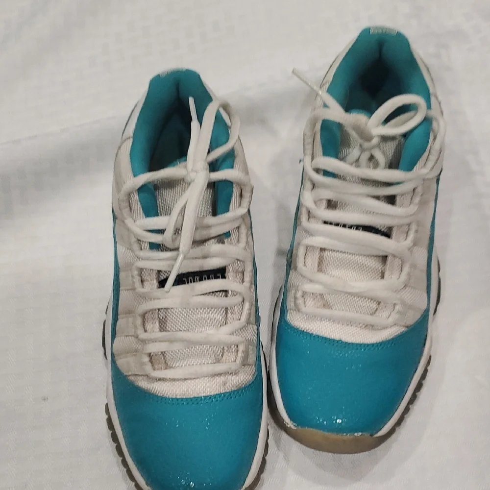 Jordan 11 Retro Low Aqua Safari - Picture 9 of 12